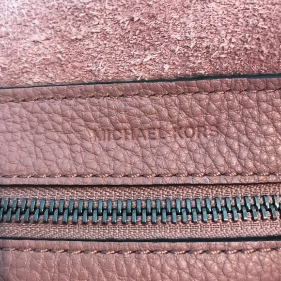 Michael Kors Colgate XL Mauve & Black Pebbled Leather Grab Bag - Picture 8 of 16